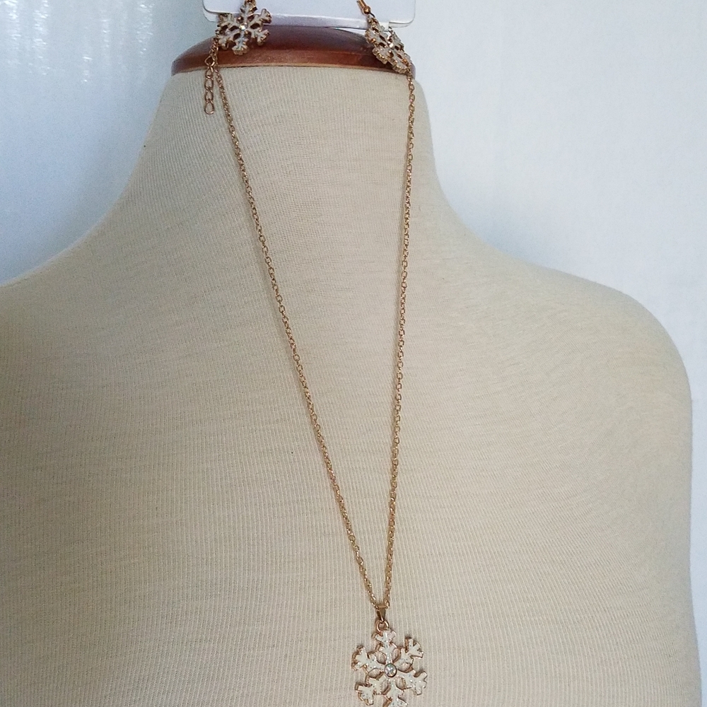 $10 Snowflake Pendant Necklace with Earrings